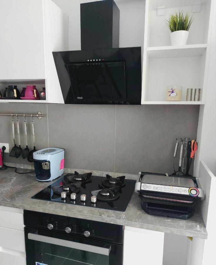 Atria Urban Resort Bukares Bagian luar foto